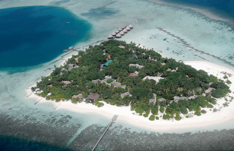 ވެލިދޫ ރިސޯޓުގައި ޓޫރިސްޓަކު ގެނބިގެން މަރުވެއްޖެ