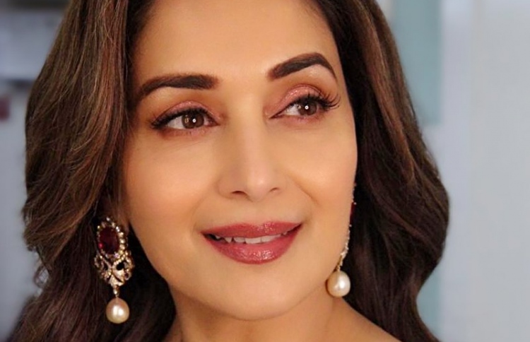 ބޮލީވުޑްގެ ޚަބަރުތައް ކުރުކޮށް