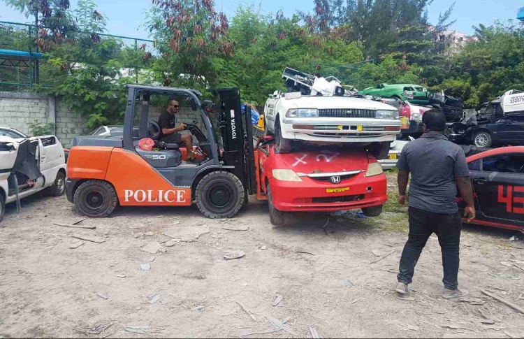 ކައުންސިލްގެ ނިންމުން ބަދަލުކޮށް ބާ ވެހިކަލްތައް ނަގަނީ