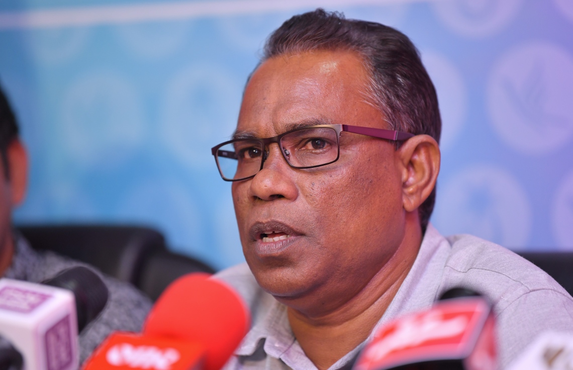 މިއަދު ބޭއްވި ނޫސްވެރިންގެ ބައްދަލުވުމުގައި ޕީއެންސީގެ ރައީސް އަބްދުއްރަހީމް އަބްދުﷲ ވާހަކަ ދައްކަވަނީ -- ފޮޓޯ: އަހްމަދު ނިޝާތު/މިހާރު
