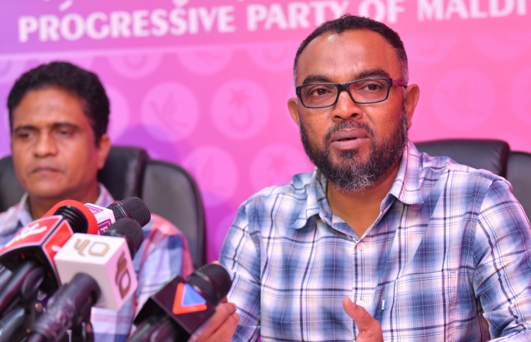 ޕީޖީ އާއި އެކްޓިން ސީޕީ މަޖިލީހަށް ހާޒިރުކުރަނީ