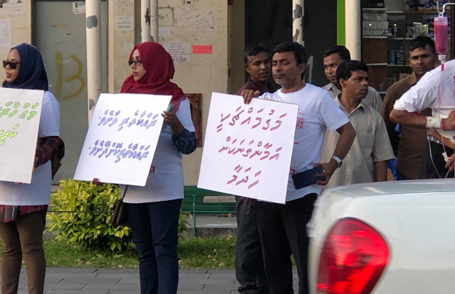އެކްސިޑެންޓުތައް އިތުރުވެފައިވާތީ އާންމުން ހޭލުންތެރިކުރުވުމަށް ހުޅުމާލޭގައި ބޭއްވި ހަރަކާތް. --- ފޮޓޯ: މިހާރު