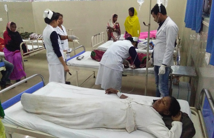 އިންޑިއާގައި ވިހަ ރަލެއް ބޮވިގެން 133 މީހުން މަރު