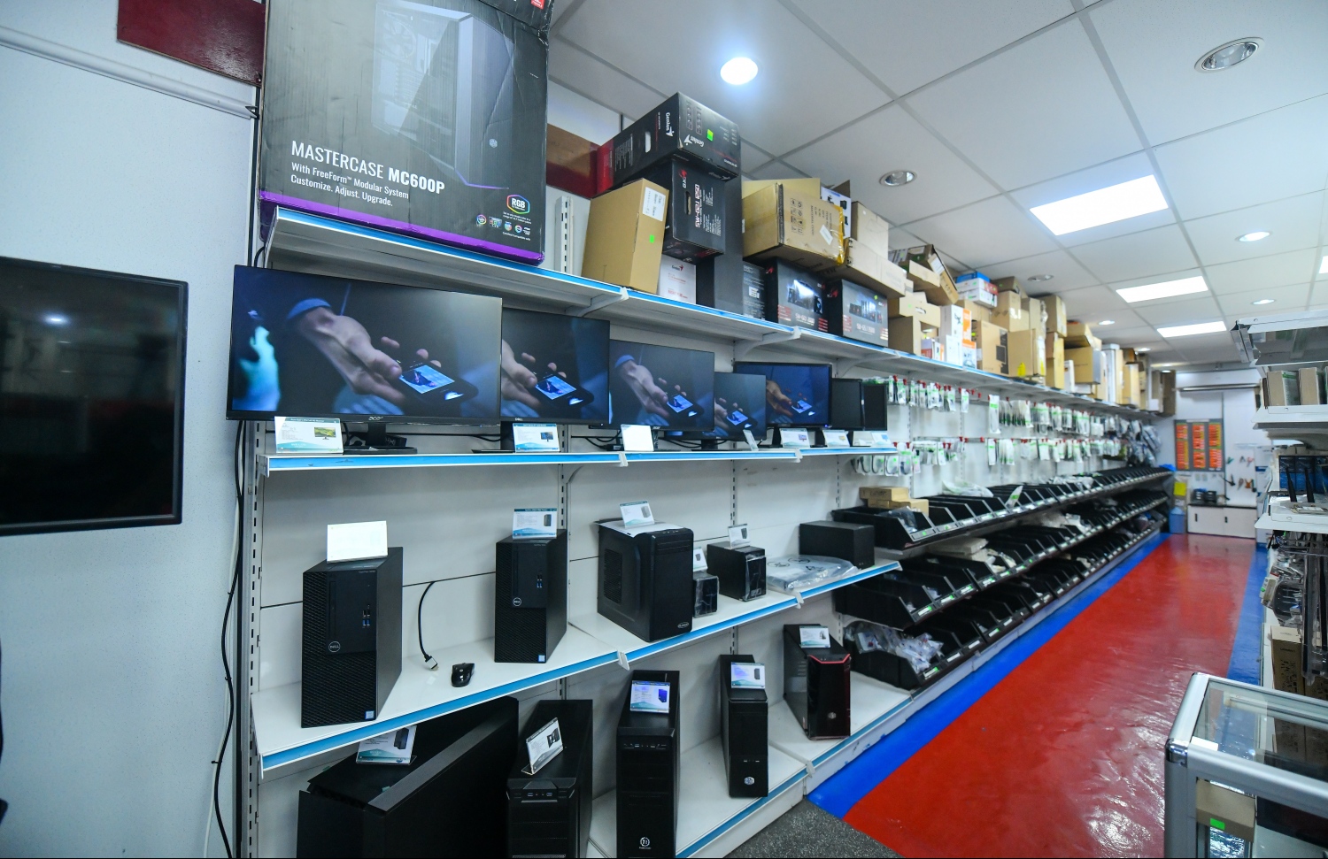 ލިންކް ސާވް ފިހާރައެއްގެ އެތެރެ -- ފޮޓޯ: ބްރޭންޑްސް އޮފް މޯލްޑިވްސް