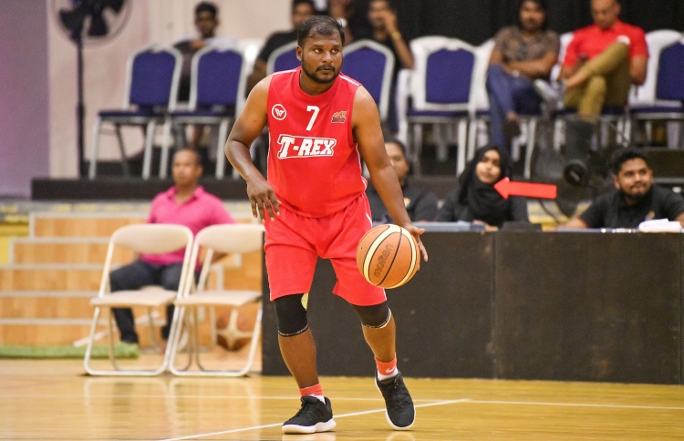 ޓީރެކްސްގެ ކޯޗަކަށް ފަޒްލީ ހަމަޖައްސައިފި