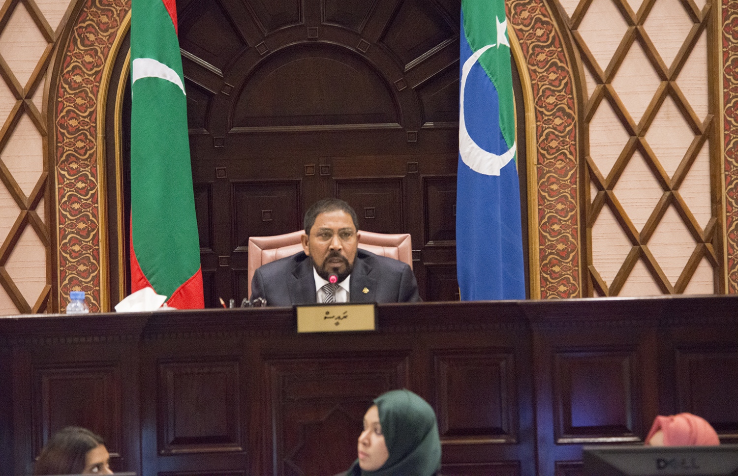 މަޖިލިހުގެ ރައީސް ގާސިމް އިބްރާހިމް މިއަދުގެ ޖަލްސާގެ ރިޔާސަތު ބަލަހައްޓަވަނީ. --- ފޮޓޯ: މަޖިލިސް