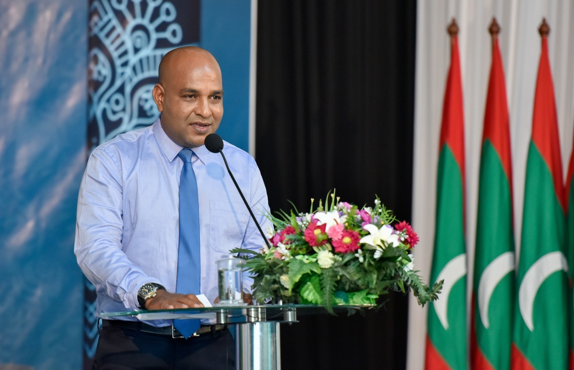 މާލެ: ފެބުރުއަރީ 27: ދިވެހި ރާއްޖޭގެ ގައުމީ ތާރީޚު ދުވަހުގެ ރަސްމީ ޖަލްސާގައި އިމާދު ލަތީފް ވާހަކަ ދައްކަވަނީ. --ފޮޓޯ: އަހުމަދު ނިޝާތު /މިހާރު