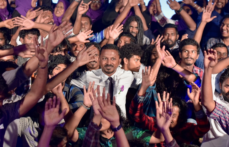 ހުންނާނީ ރައްޔިތުންގެ މީހެއްގެ ގޮތުގައި: އުޝާމް