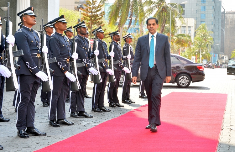 އިންޑިއާގެ އާ ސަފީރުގެ ފަތްކޮޅު ރައީސަށް އަރުވައިފި