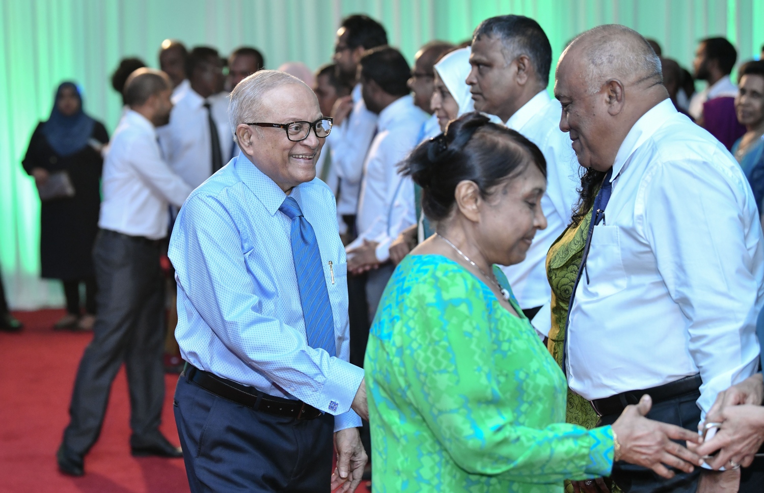 އެމްއާރުއެމް އިން ބޭއްވި ޖަލްސާގައި މައުމޫނާއި ނަސްރީނާ ބައިވެރިވެވަޑައިގަންނަވަނީ. --ފޮޓޯ: ނިޝާން އަލީ/މިހާރު