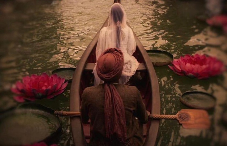 ބޮލީވުޑްގެ ޚަބަރުތައް ކުރުކޮށް