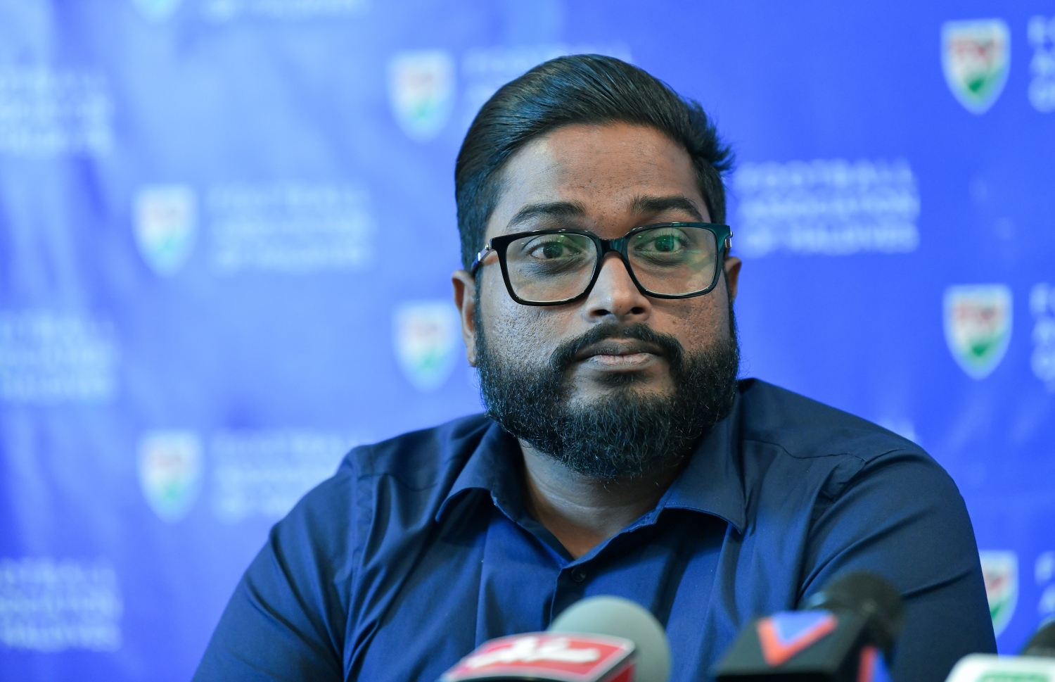 ނޫސްވެރިންގެ ބައްދަލުވުމެއްގެ ތެރެއިން ބައްސާމް އަދީލް ޖަލީލް.-- ފޮޓޯ: ނިޝާން އަލީ/ މިހާރު