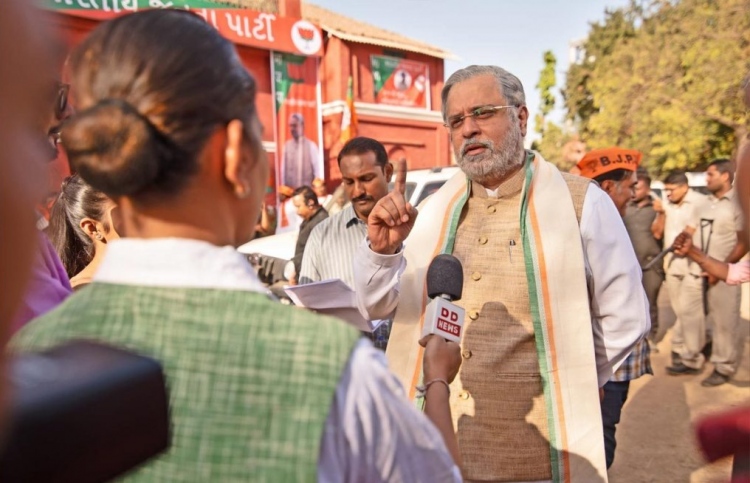 "މޯދީ" ގެ ނަމުގައި ވެބް ސީރީޒެއް ވެސް ގެންނަނީ