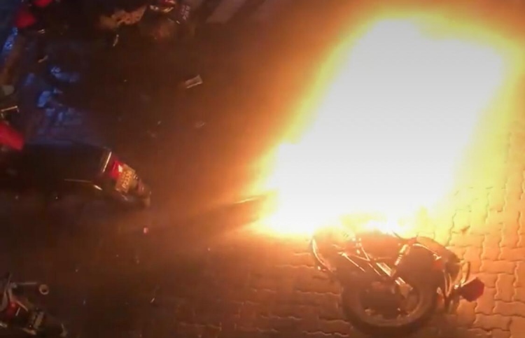 ދުއްވާފައި ދިޔަ ސައިކަލެއްގައި އަލިފާން ރޯވެއްޖެ