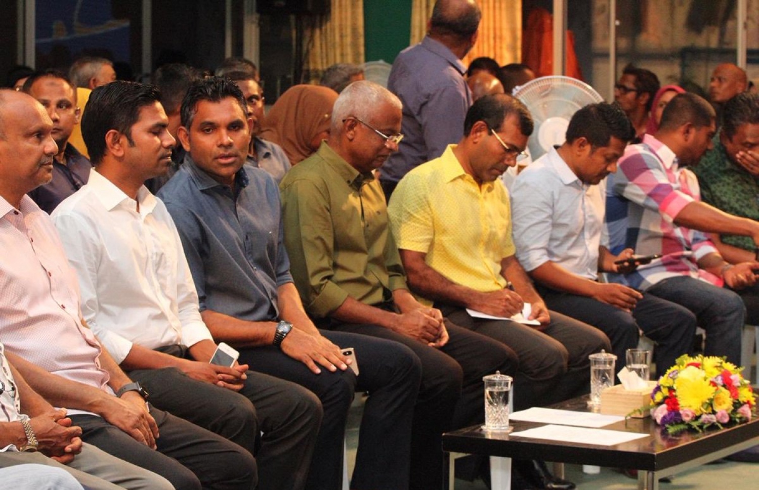 އިންތިޒާޖް ފަހުމީގެ ކެމްޕެއިން ޖަލްސާގައި ނަޝީދާއި ރައީސް އިބްރާހިމް މުހައްމަދު ސޯލިހް އަދި ނައިބު ރައީސް ފައިސަލް ނަސީމް-- ފޮޓޯ: އެމްޑީޕީ