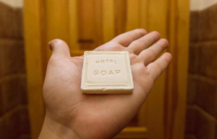 ހިލްޓަނުން ސައިބޯނި ރިސައިކަލްކުރަން ފަށަނީ