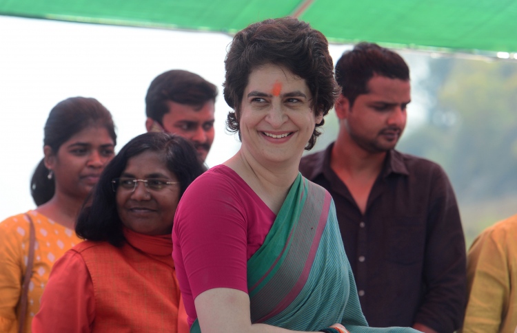 ޕްރިޔަންކާގެ ވަރުގަދަ ބަހުގެ ހަމަލާތަކެއް މޯދީ އަށް