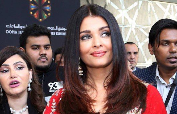 އައިޝްވާރިޔާ ބަލިވެ އިން ކަމަށް ބުނާ ވާހަކަ ދޮގުކޮށްފި