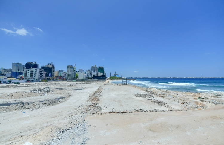 ލޮނުޒިޔާރަތްކޮޅުގައި ގަސްއިންދައި ޕާކަކަށް ހަދަނީ