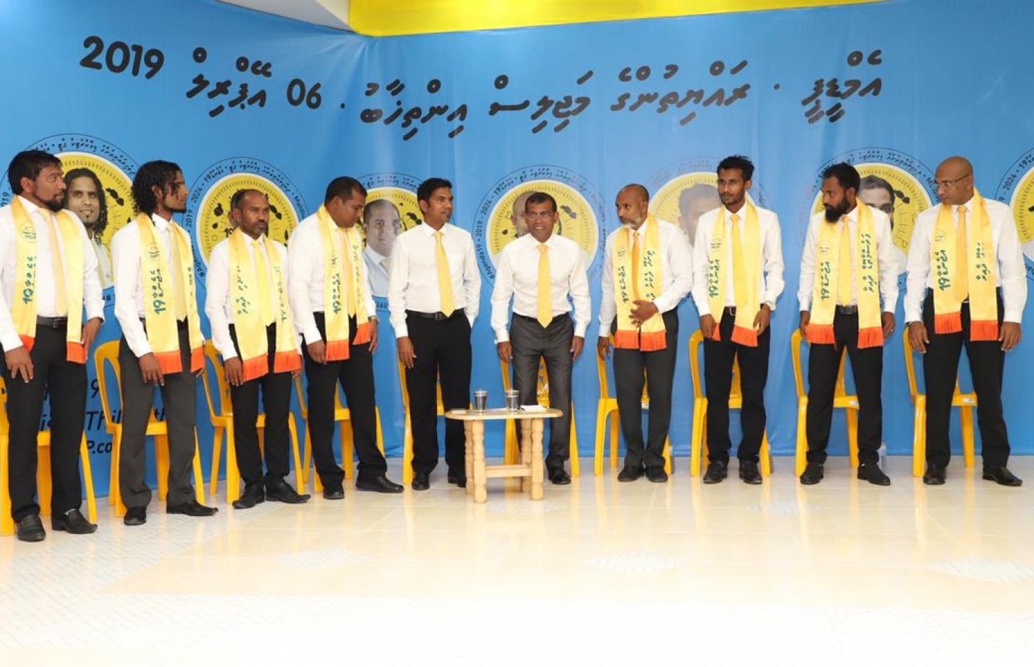 ހުވަދު އަތޮޅުގެ ދާއިރާތަކަށް ކުރިމަތިލައްވާފައިވާ ކެންޑިޑޭޓުންނާއި އެކު ނަޝީދު ސްޓޭޖްގައި