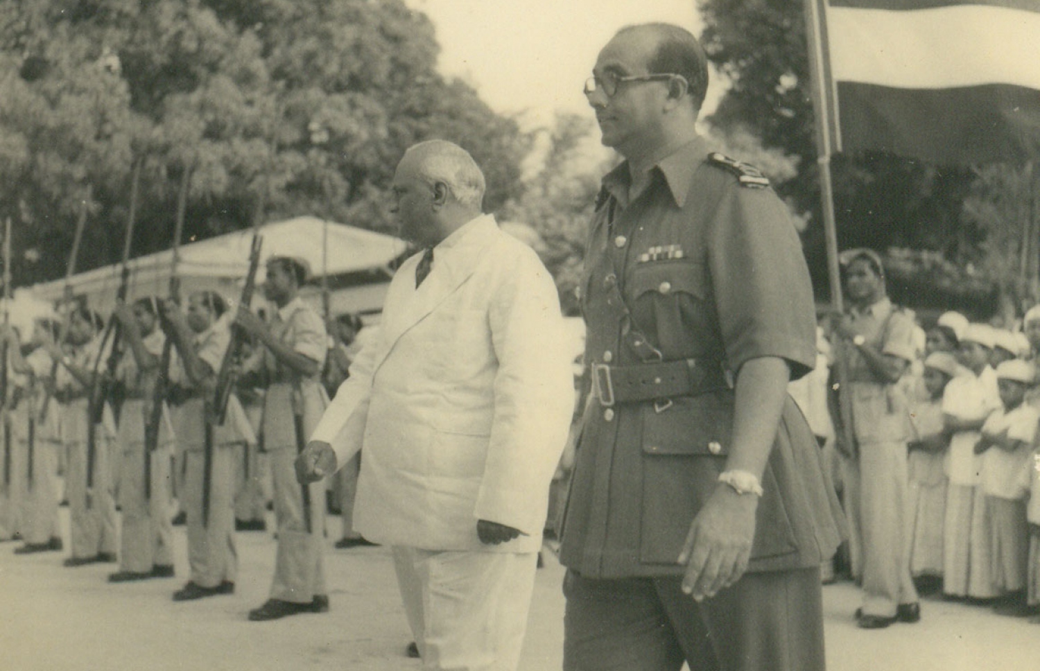 މުހައްމަދު އަމީން ދީދީ އަސްކަރީ ރަސްމިއްޔާތެއްގައި ބައިވެރިވެވަޑައިގަންނަވަނީ.