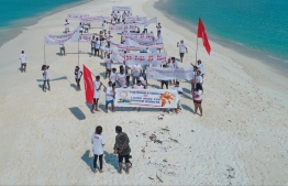 Employees from over eight resorts protest for their rights. PHOTO: TOURISM EMPLOYEES ASSOCIATION MALDIVES (TEAM)