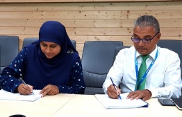 During the signing ceremony to award the harbour development project of AA.Himandhoo to MTCC. PHOTO/PLANNING MINISTRY