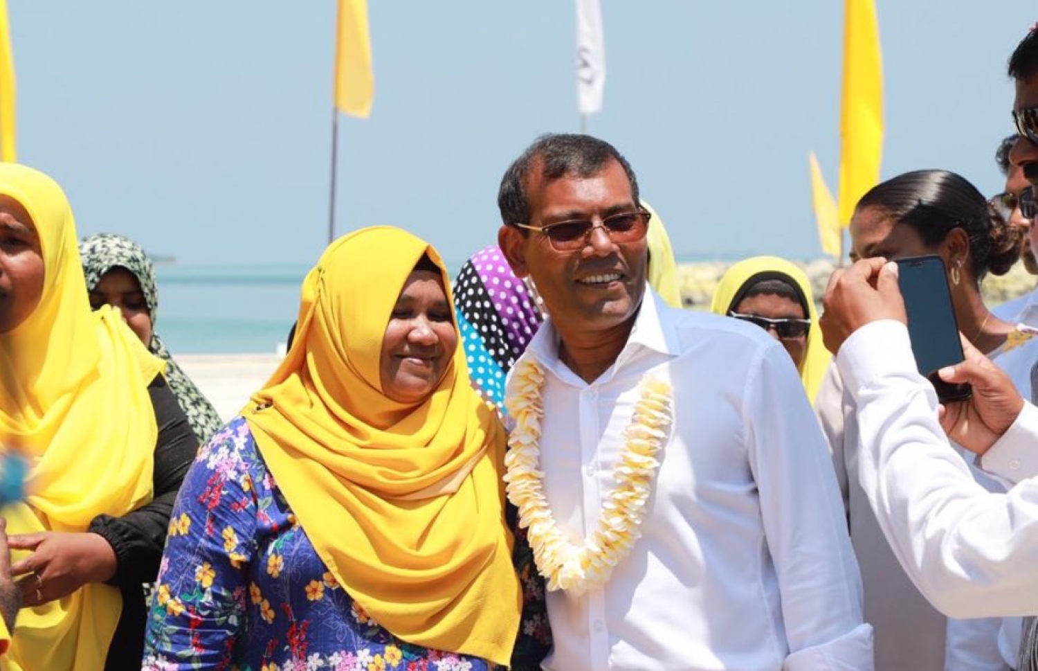ކުރީގެ ރައީސް މުހައްމަދު ނަޝީދު މިއަދު ނ. މާފަރުގައި. --- ފޮޓޯ: އެމްޑީޕީ