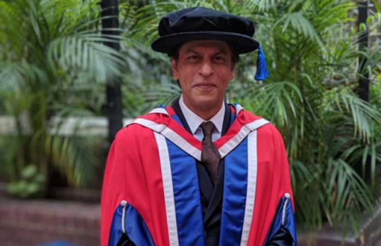 ޝާހްރުކް ހާނަށް އަނެއްކާވެސް އޮނަރަރީ ޑޮކްޓަރޭޓްކަން