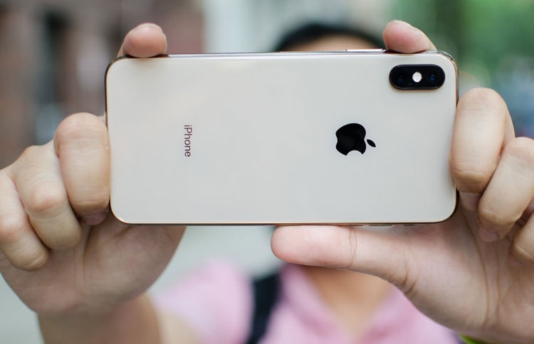 ކުއަލްކޮމް އިން އެޕަލް އަށް މަލާމާތުގެ ހަމަލާއެއް