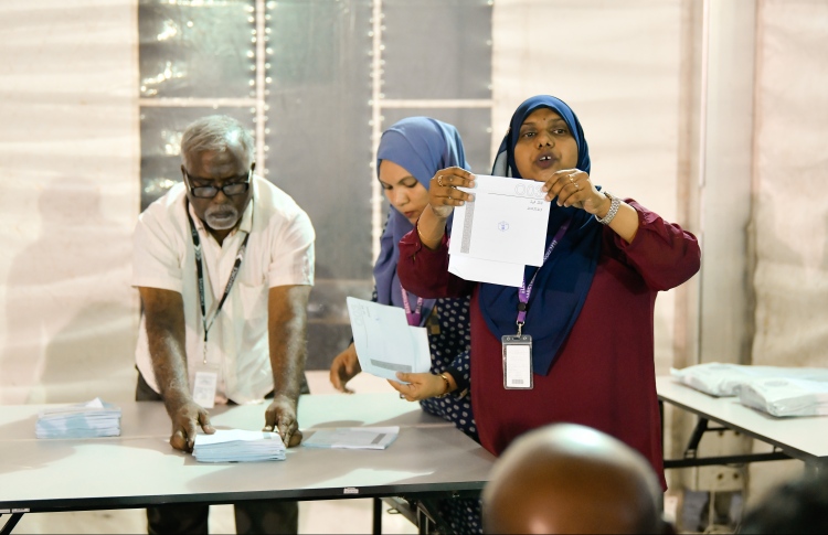 އޮޅުންބޮޅުން: އާ މަޖިލިހުން އެކަންކަން ބަލަން ޖެހޭނެ!