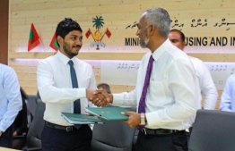 Zahid Rameez (L) and former Minister of Housing and Infrastructure Dr Mohamed Muizzu. PHOTO: MIHAARU
