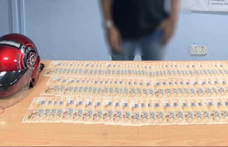 ބައި ލައްކަ ރުފިޔާ ފޭރިގެން ދަނިކޮށް އަތުލައިގެންފި