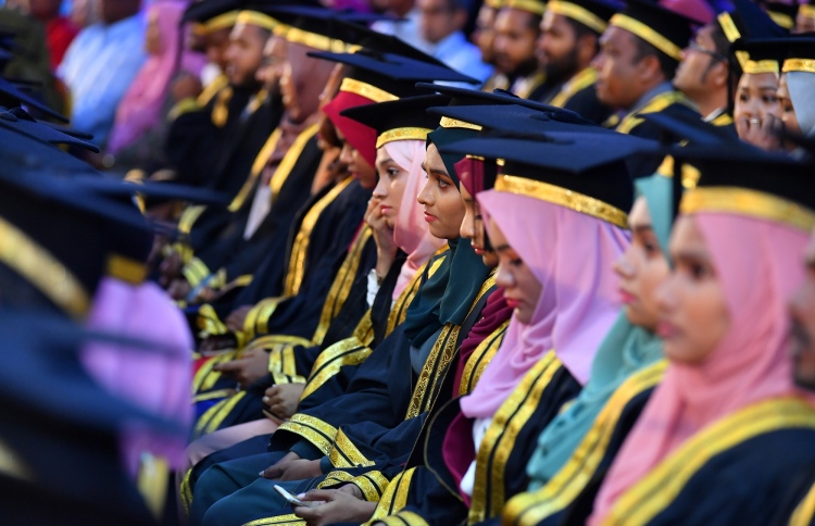 ހިލޭ ޑިގްރީ އަށް މިދިޔަ ފަސް އަހަރު 695 މިލިއަން