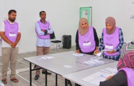 Polling officials counting votes cast in the by-election for Filladhoo Council. PHOTO: MOHAMED YAMEEN/ MIHAARU