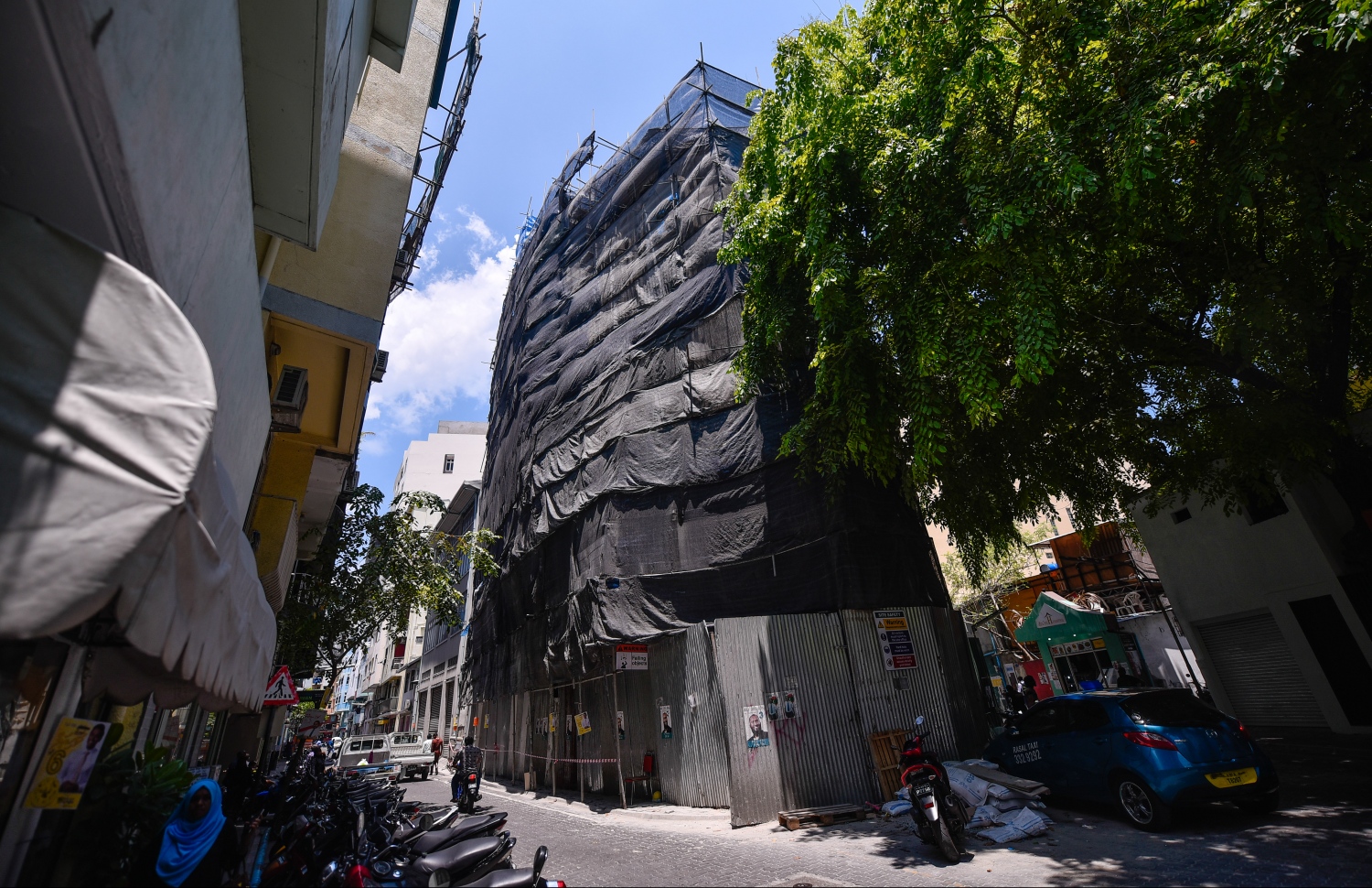 މާވެޔޮ މިސްކިތް ހެދުމުގެ މަސައްކަތް ކުރިއަށް ދަނީ: ރޯދަމަހުގެ ފުރަތަމަ ހަފުތާގައި ހުޅުވޭވަރުވާނެ ކަމަށް ލަފާކުރޭ .-- ފޮޓޯ: ހުސެއިން ވަހީދު/ މިހާރު