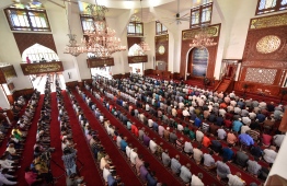 A prayer congregation observe the Salatul-Istisqa, the prayer for rain, in Islamic Centre in April 2019. PHOTO/MIHAARU