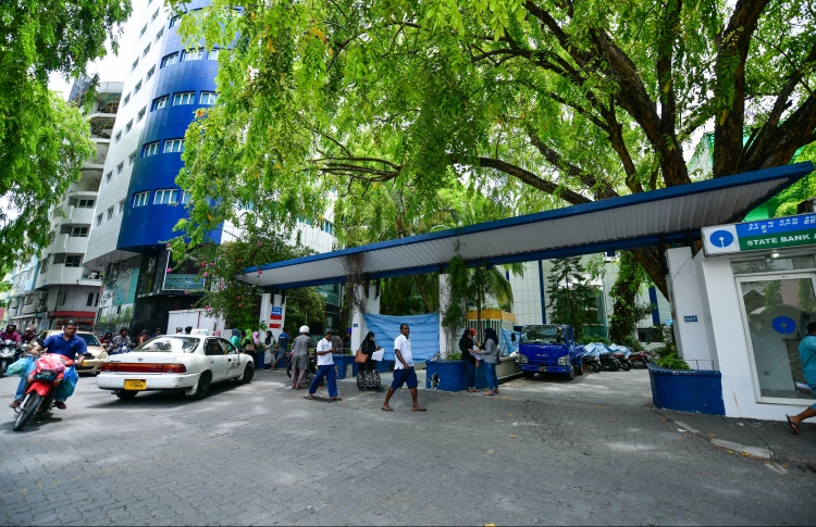 އޭޑީކޭގެ 12 މުވައްޒަފަކު ޕޮޒިޓިވްވެއްޖެ