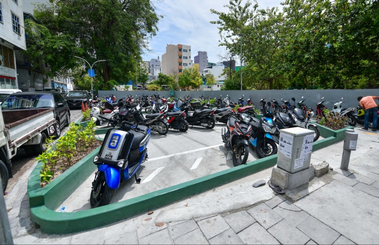 ފައިސާ ދީގެން ޕާކު ކުރަން ހުޅުވާލި 40 ޖާގަ ދޫކޮށްފި