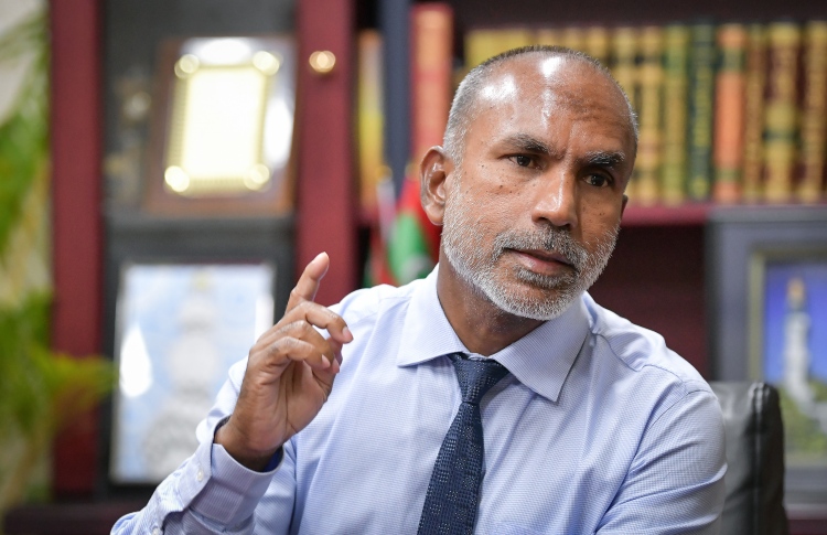 ނަފުރަތުގެ ބިލަށް އިސްލާމިކް މިނިސްޓަރުގެ ކަންބޮޑުވުން