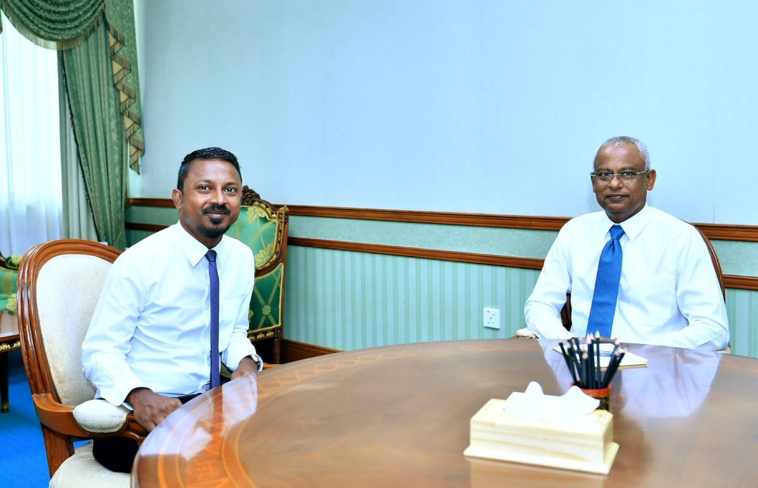 ރައީސް އިބްރާހިމް މުހައްމަދު ސޯލިހާއި އުޝާމް މިއަދު ބޭއްވި ބައްދަލުކުރެއްވުން.