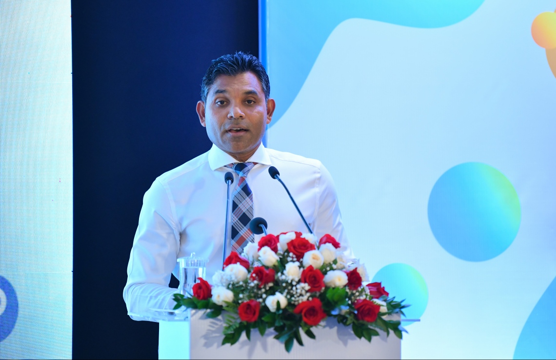 މާލެ: އޭޕްރީލް 18، 2019- މަގުމަތީގެ ރައްކާތެރިކަމާ ގުޅޭ އެކްޝަން ޕްލޭން އިފްތިތާހުކުރުމަށް ހޮޓެލް ޖެންގައި ބޭއްވި ރަސްމިއްޔާތުގައި ނައިބު ރައީސް ފައިސަލް ނަސީމް ވާހަކަފުޅު ދައްކަވަނީ.---ފޮޓޯ: ހުސައިން ވަހީދު/މިހާރު