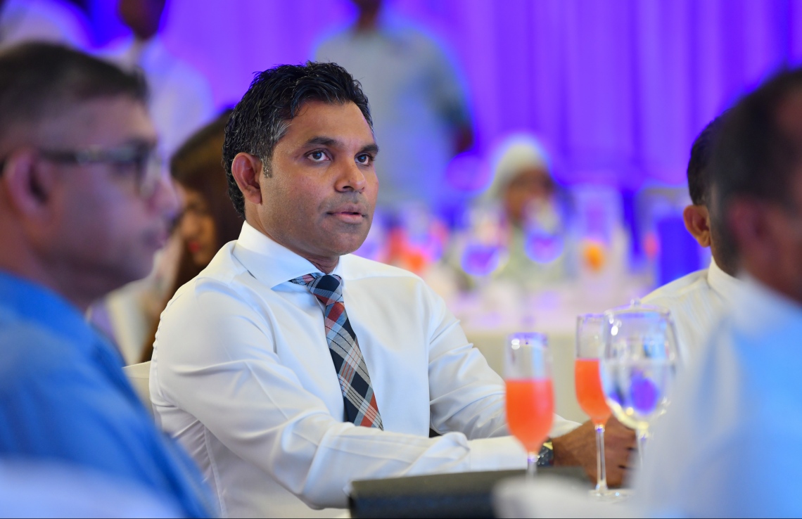 މާލެ: އޭޕްރީލް 18، 2019- މަގުމަތީގެ ރައްކާތެރިކަމާ ގުޅޭ އެކްޝަން ޕްލޭން އިފްތިތާހުކުރުމަށް ހޮޓެލް ޖެންގައި ބޭއްވި ރަސްމިއްޔާތުގައި ނައިބު ރައީސް ފައިސަލް ނަސީމް ބައިވެރިވެވަޑައިގަންނަވަނީ.---ފޮޓޯ: ހުސައިން ވަހީދު/މިހާރު