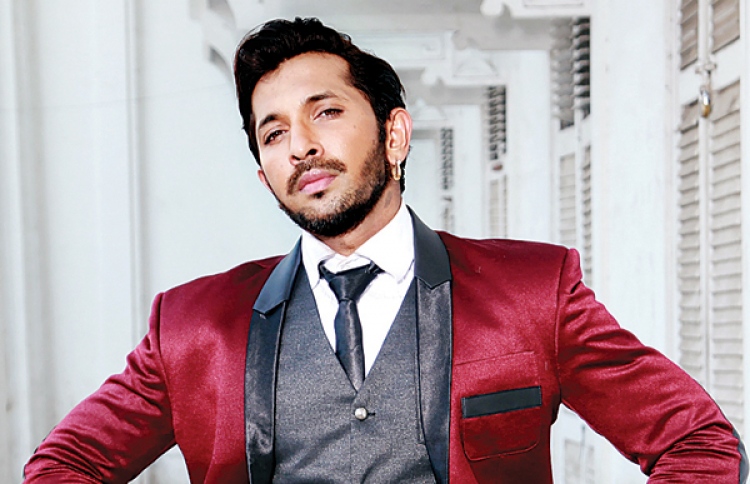 ޓެރެންސް: އޭނާ އަންނަނީ ފީޗާ ފިލްމަކަށް ތައްޔާރުވަމުން.