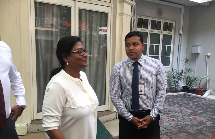 އިންތިހާބު ޕޯސްޓަރުތައް ނުނަގާނަމަ ފިޔަވަޅު އަޅަނީ