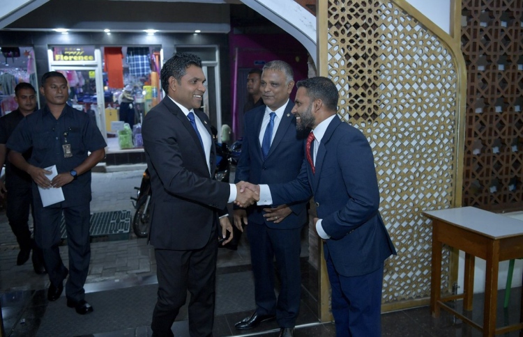 "މަސައްކަތްތެރިންނަށް އެކަށީގެންވާ އުޖޫރައެއް ދޭންޖެހޭ"