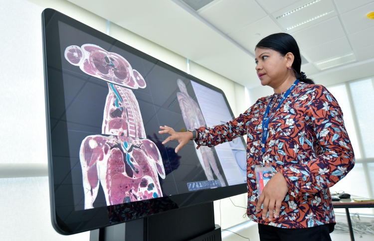 މެޑިކަލް ކޮލެޖާ މެދު ޑރ. ޝީޒާގެ އުއްމީދު ބޮޑު