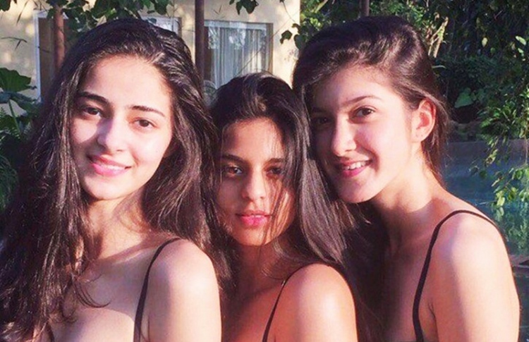 ޝަނާޔާ (ކ) ސުހާނާ (މ) އާއި އަނަންޔާއާ އެކު.