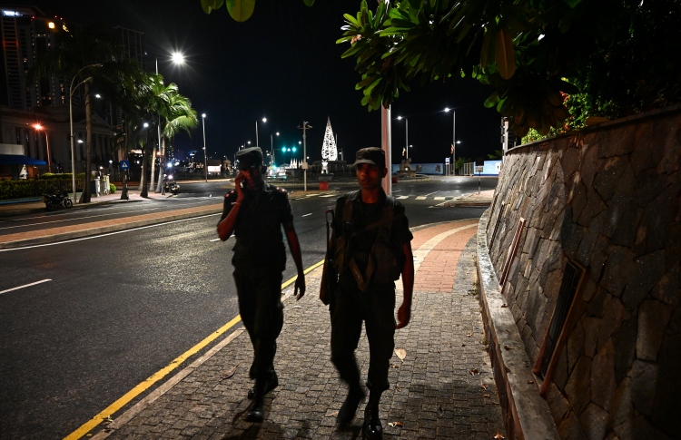 ބިރުވެރި ބޮމުގެ ހަމަލާތަކަށް ފަހު ކޮލަމްބޯ ހިމޭންވެފައި