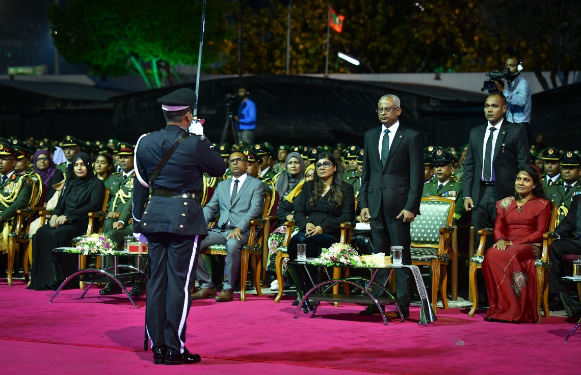 މާލެ: އޭޕްރިލް 23، 2019: ސިފައިންގެ 127 ވަނަ އަހަރީ ދުވަހުގެ މުނާސަބަތުގައި ބޭއްވި ރަސްމިއްޔާތުގައި  ރައީސް އިބްރާހިމް މުހައްމަދު ސޯލިހް ބައިވެރިވެ ވަޑައިގަންނަވަނީ-- ފޮޓޯތައް: ނިޝާން އަލީ /މިހާރު